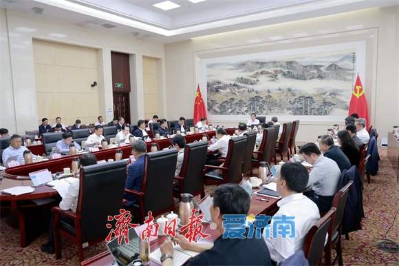 市委常委会召开会议 学习贯彻习近平总书记重要指示精神 研究投资审批管理、环境空气质量改善等事项
