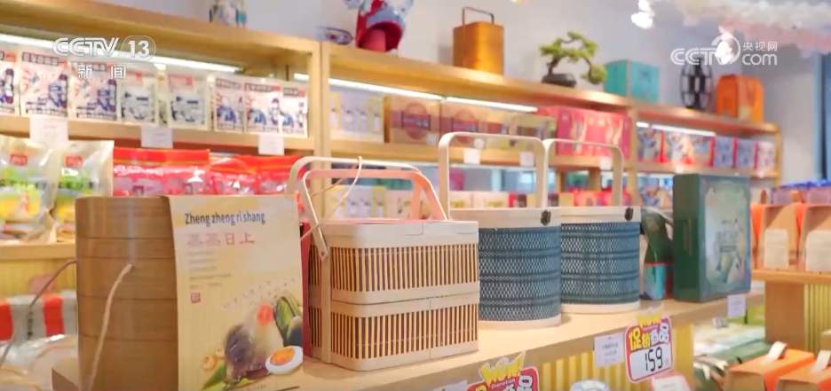 “商文旅”融合催热假日经济 “花样”民俗点燃消费市场新引擎