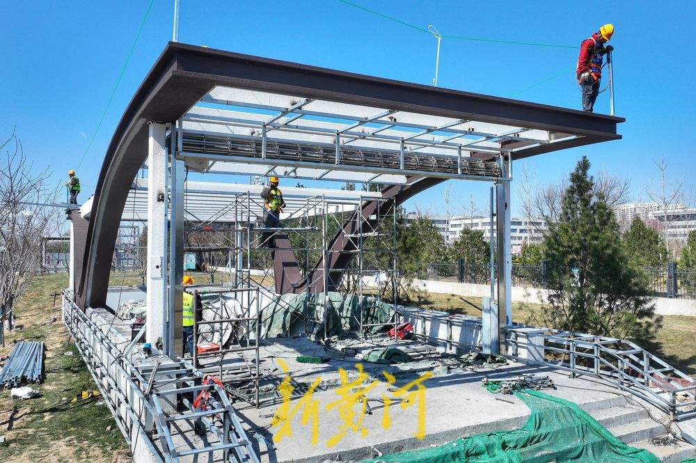 轨道交通4号线地下车站出入口初露端倪