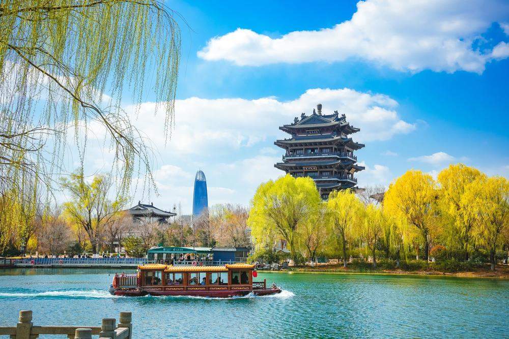 泉城十年：我的刚刚好时光 