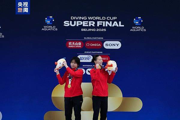 9金收官！跳水世界杯总决赛朱子锋、程子龙包揽男子10米台冠亚军