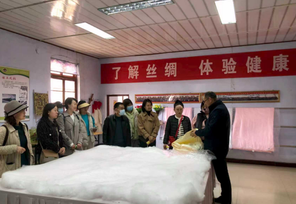 融媒·先锋｜曾经“悬浮”的文化服务，如今“稳稳落地”——庭院深处，书声琅琅