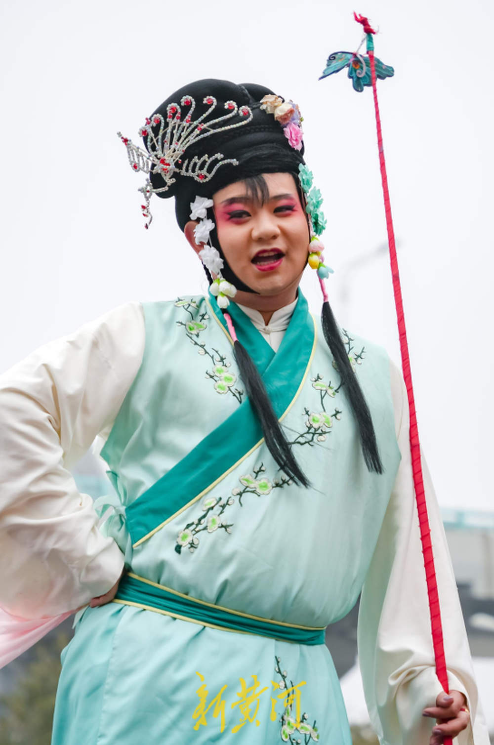 “泉”在济南过大年｜踩出浓浓年味！济南西关高跷队成“气氛组顶流”