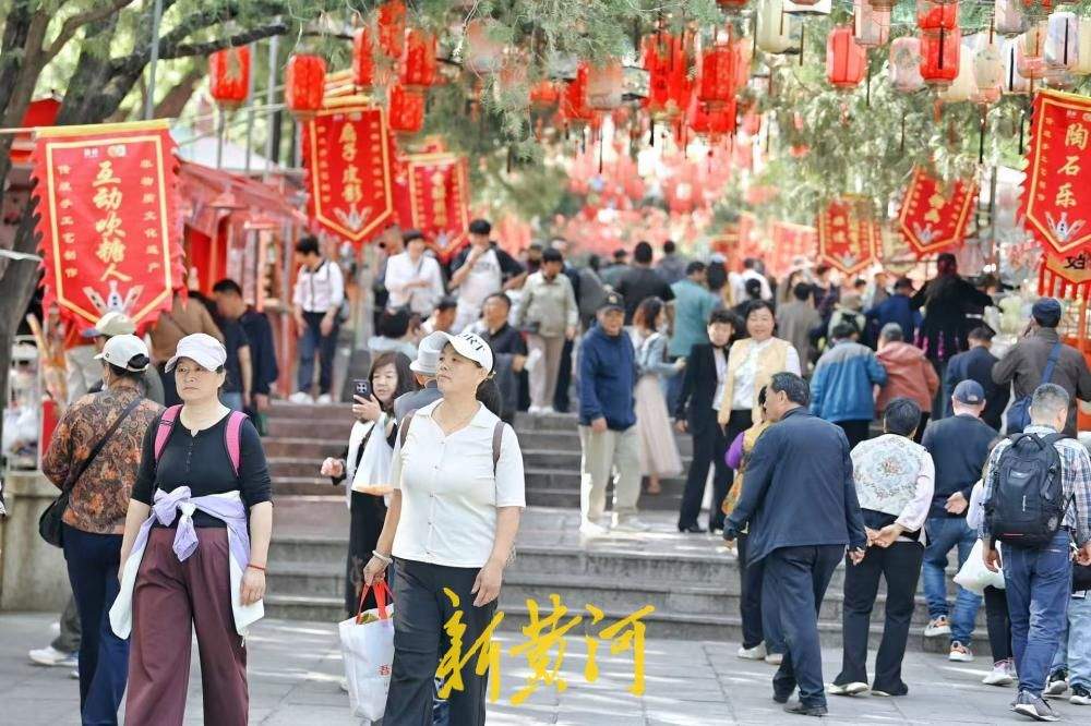 游人如织！济南千佛山“三月三”庙会人气旺