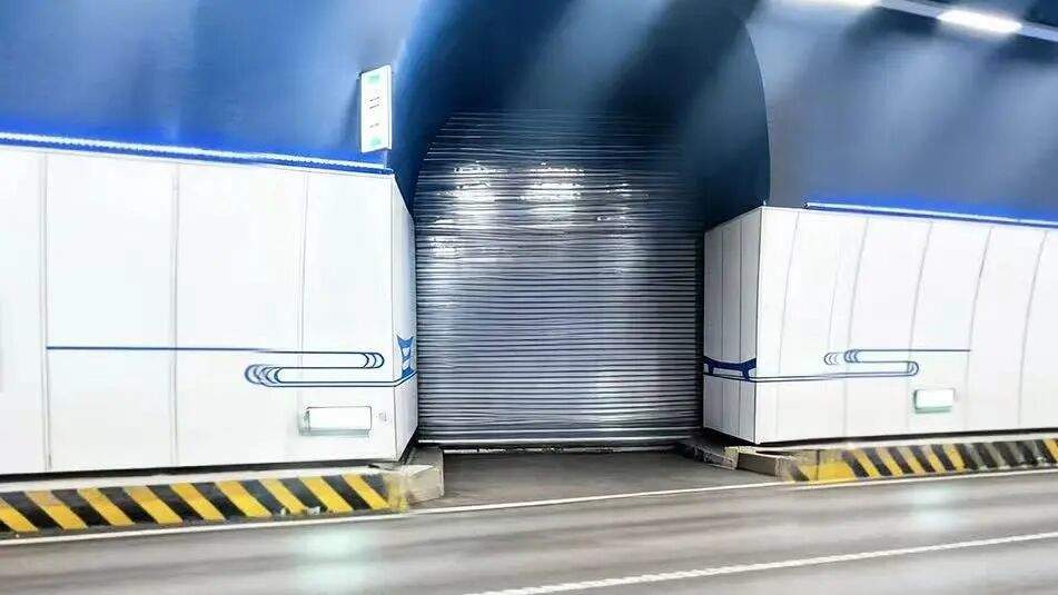 济南隧道里多了块“守护板” ！