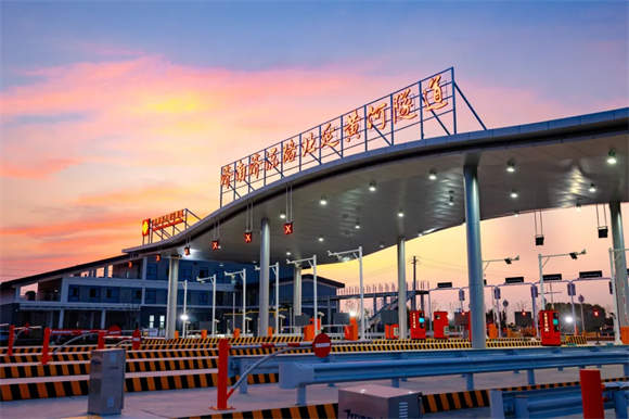 济南又一跨黄隧道通车！