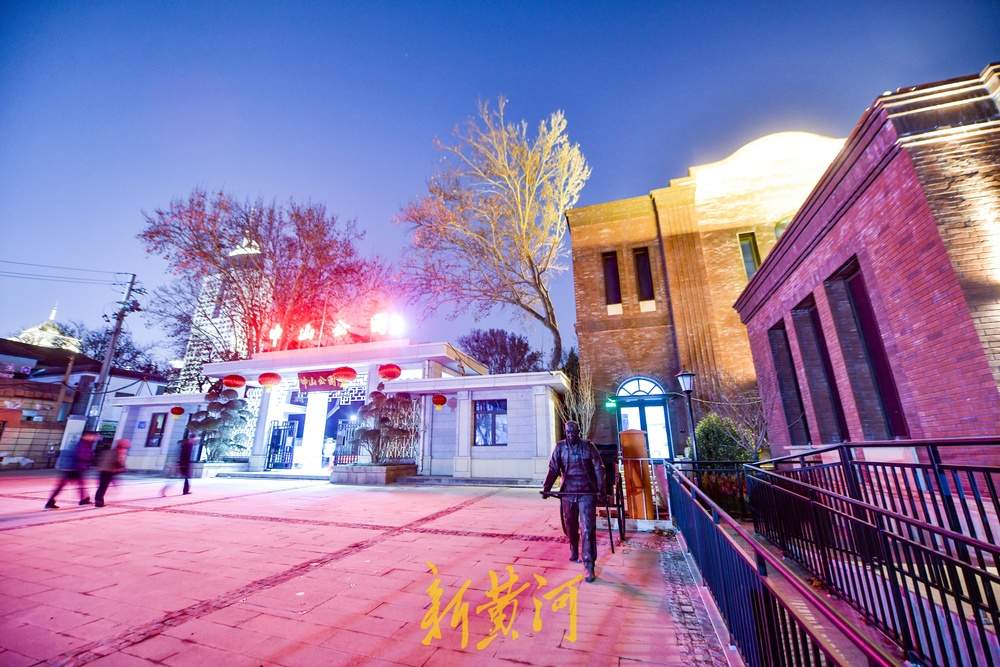 济南中山公园新北门亮相，与新建博物馆组合成景