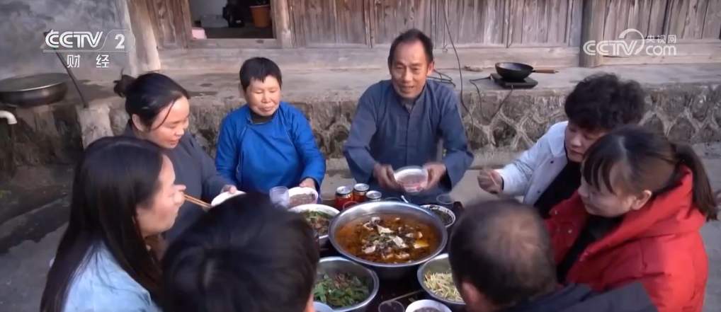 “腊”尽春回 万事“粥”全 新春佳节的“仪式感”从一碗粥、一头蒜开始