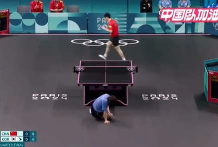 不是跺脚就是挠头 樊振东把林钟勋打坐地上了