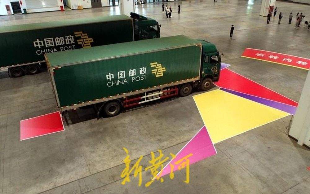 大货车盲区与内轮差成“隐形杀手” 济南这场沉浸式体验为市民敲响警钟