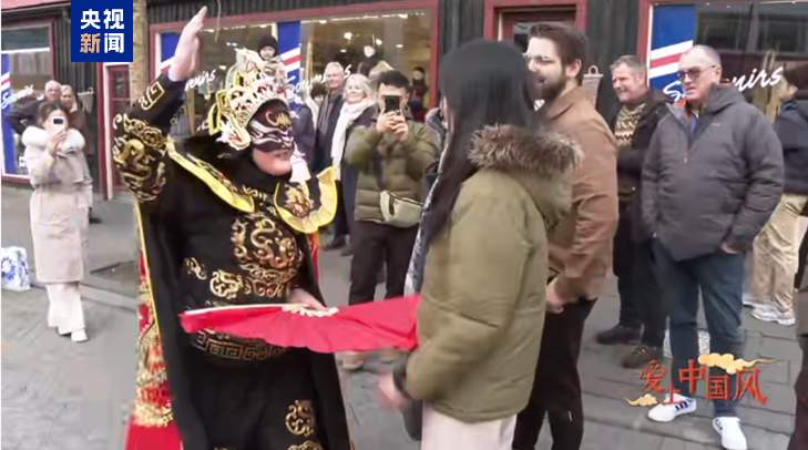 爱上中国风丨爱上川剧变脸的冰岛少年