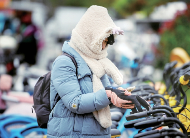 气温何时回升？今年下半年首场寒潮可能“来去匆匆”