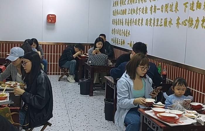 从地摊做到地标 济南这家把子肉店日接待两三千人