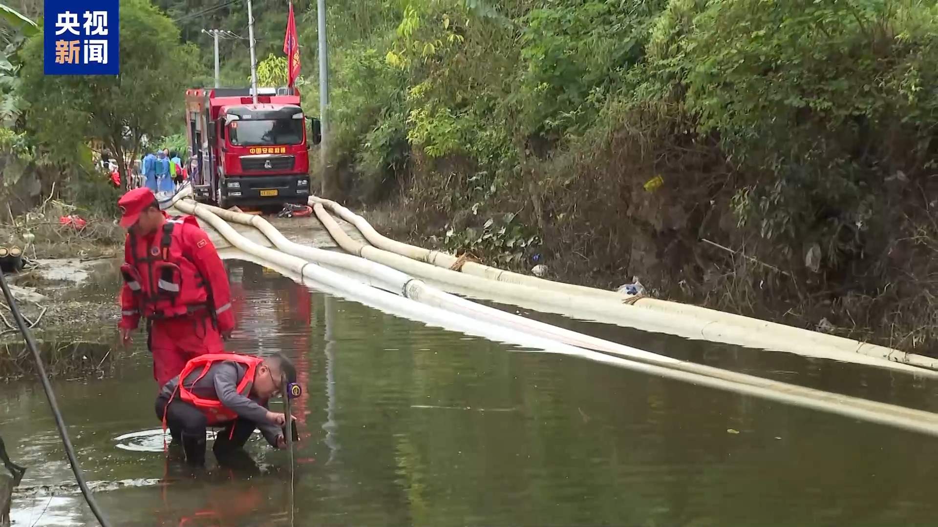 地下河倒灌 广西百色排水设备加紧作业