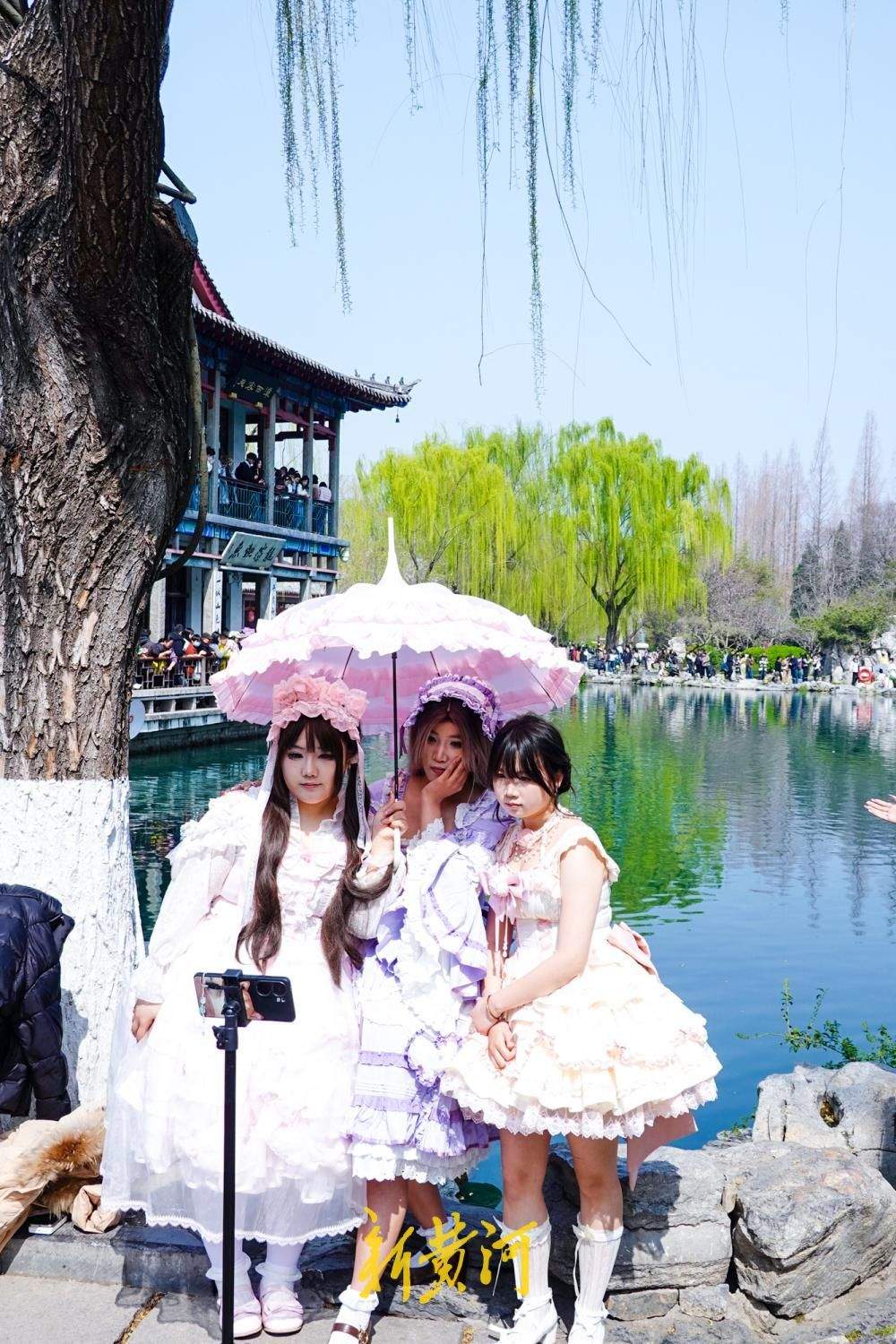 19℃+气温恍如夏，短袖与羽绒服同行