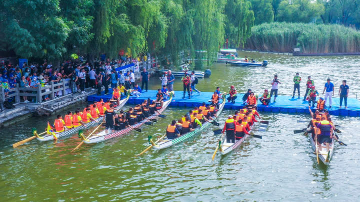 战鼓擂响 劈波斩浪！第二十三届明湖龙舟邀请赛6月16日激情开桨