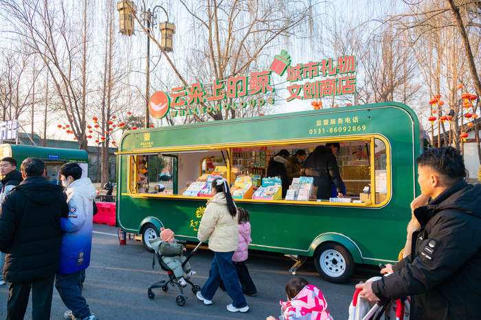 泉城年味新地标！正月初一到初六，明湖市集承包济南人的新春快乐