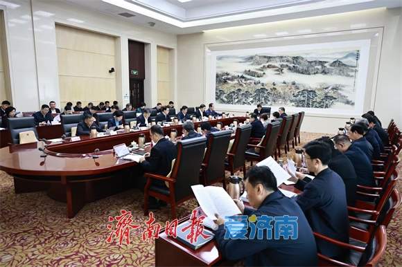 市委常委会召开会议 学习贯彻习近平总书记重要讲话精神 研究生态环境保护、群众身边不正之风和腐败问题集中整治等事项