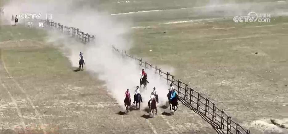 “商文旅”融合催热假日经济 “花样”民俗点燃消费市场新引擎