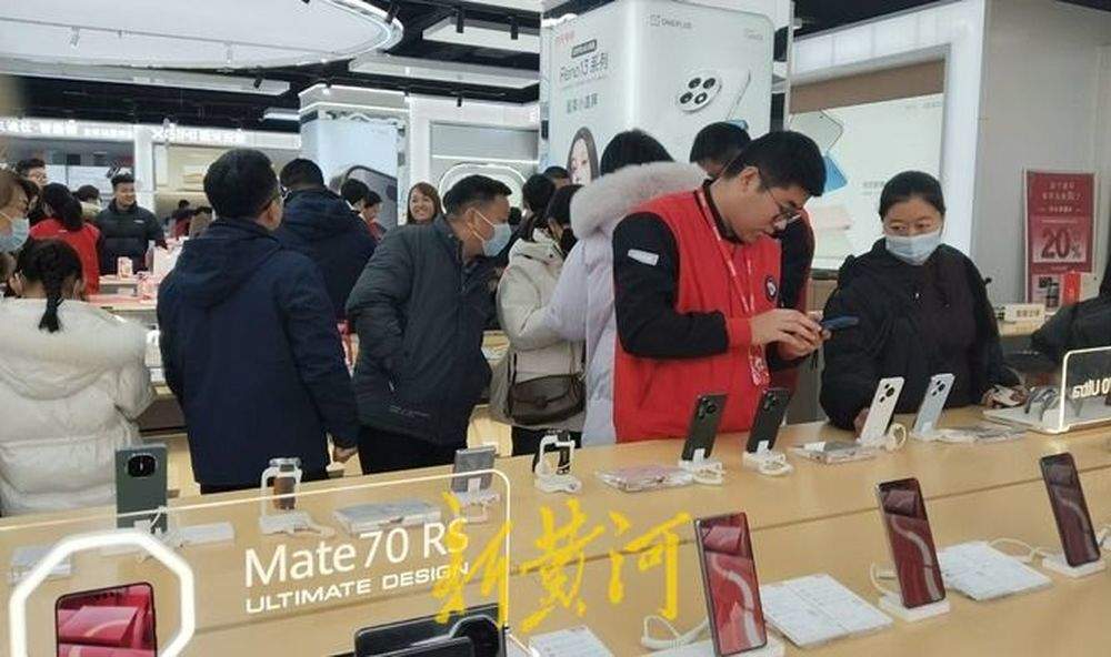 “手机国补”落地济南首日 数码卖场产品销量翻番