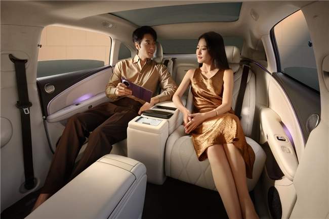 华系双智旗舰轿车 广汽昊铂A800内饰首发，为高速L3商用冲刺