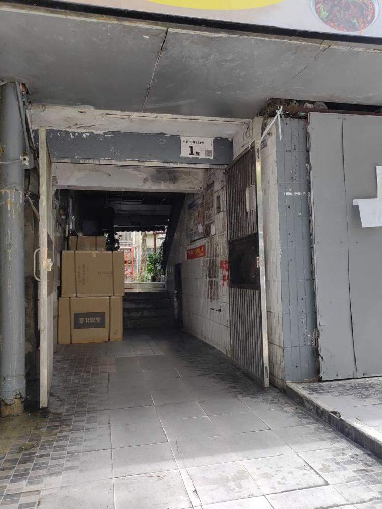 网红学区房14万/平跌到4万/平？记者实探：几乎每月都有成交，购房者看中租金回报