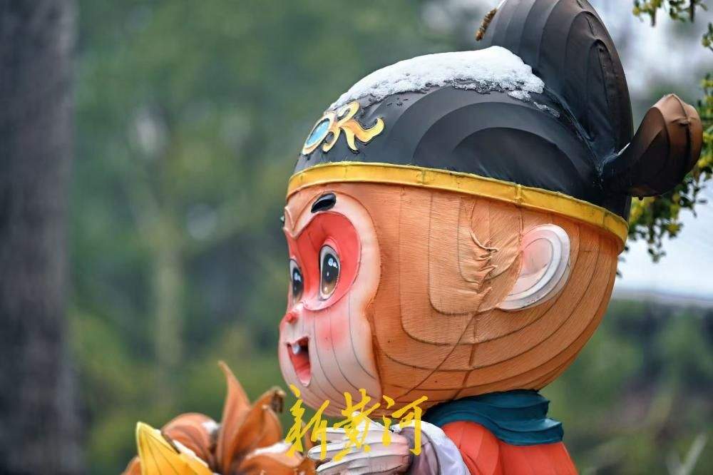 济南：雪落花灯迎元宵