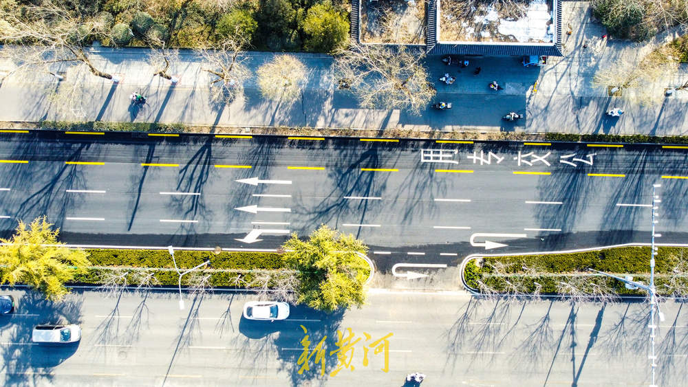 济南大明湖北大门快车道改造 新增待转调头车道缓拥堵