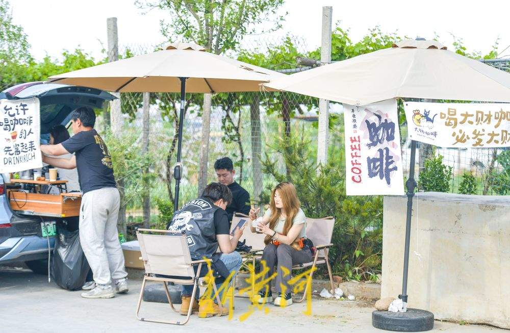 青山环绕碧水荡漾 水库治愈系美景引来打卡热