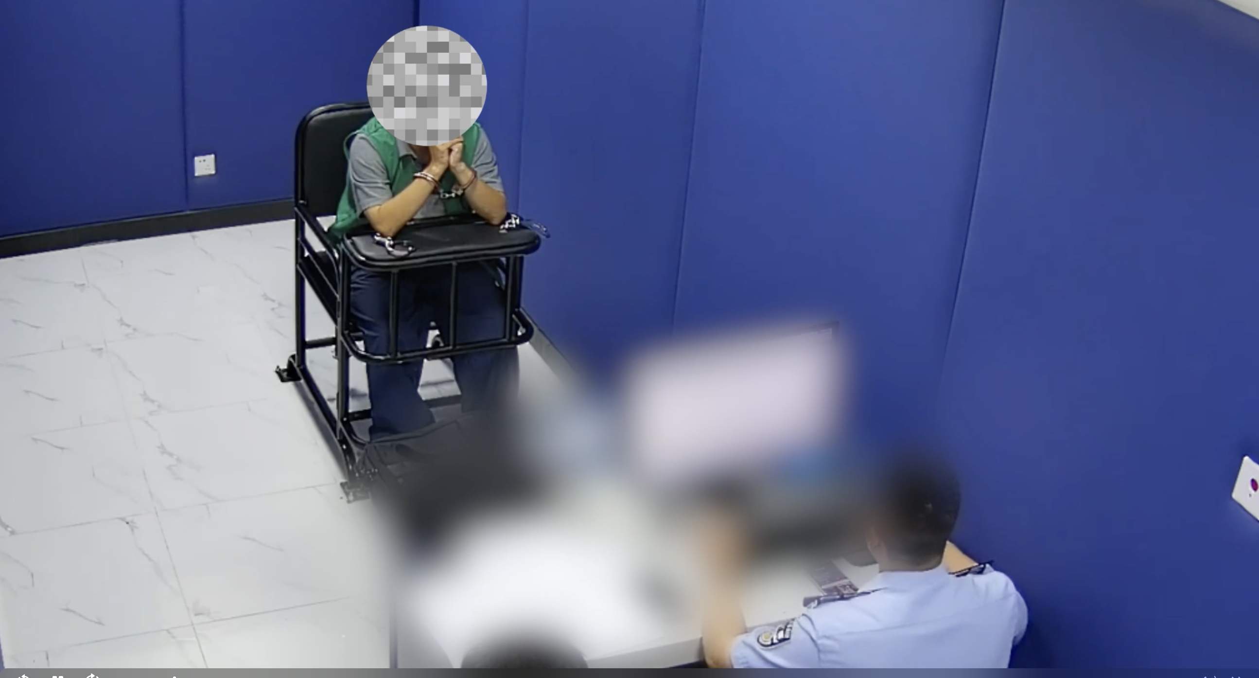 上海老伯街头“捡拾”LV名包，向失主索要5万元？警方：剧本，自媒体为流量虚假摆拍