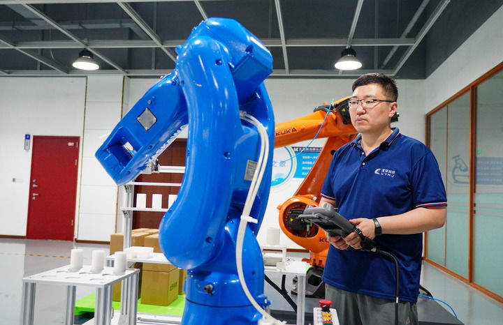 中国经济样本观察·县域样本篇｜民营经济何以成为这座山东小城“最亮名片”？