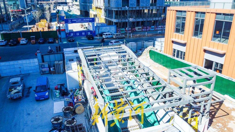 济南地铁6号线安成路站出口“露脸”，地下与地铁3号线相通