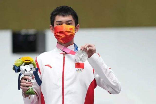 超可爱!黄雨婷解释“阿条本条”名字由来 这样的朋友可以给我来一打 