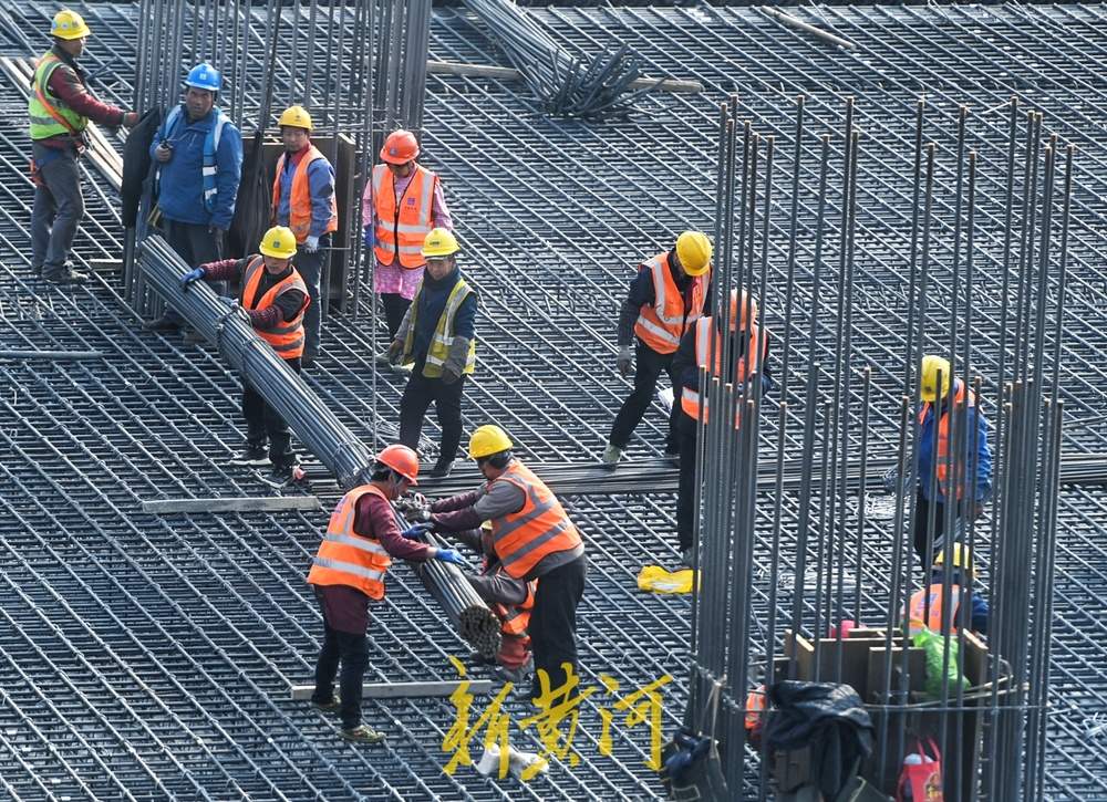 记者直击：济滨高铁建设现场火热 2026年底通车可期