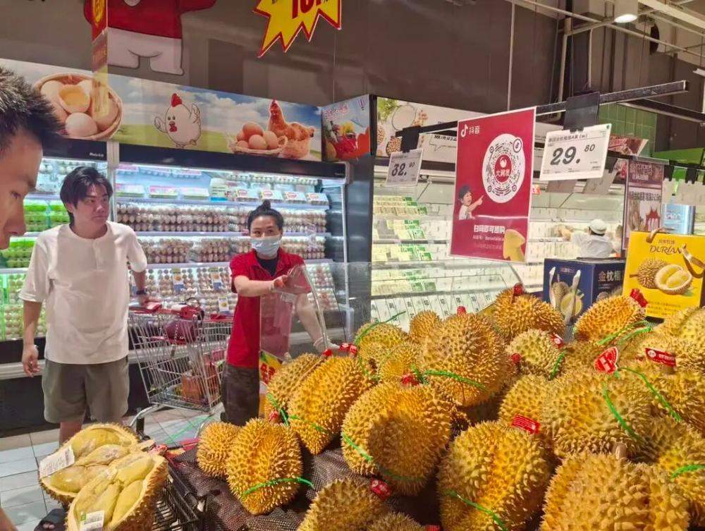 榴莲大降价？有店家卖9块9一斤，济南市场批发价格不降反升，“预计还要涨半个月”