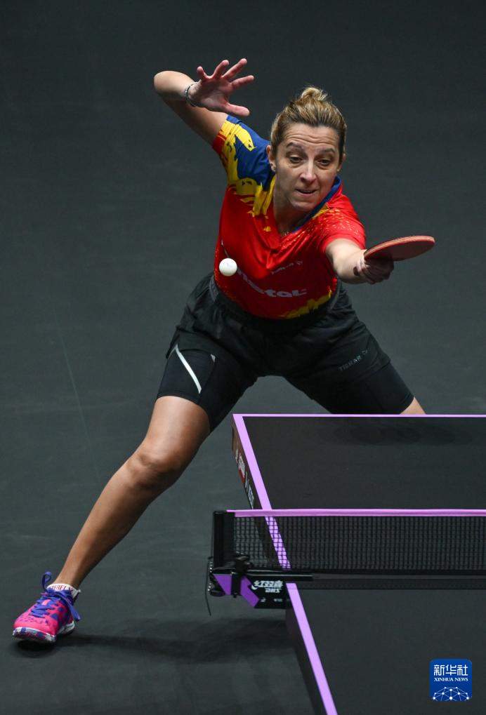 乒乓球——WTT重庆冠军赛：蒯曼晋级女单16强