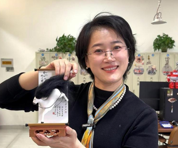 把齐白石的画捏活了！“马彪彪”藏着她的非遗匠心