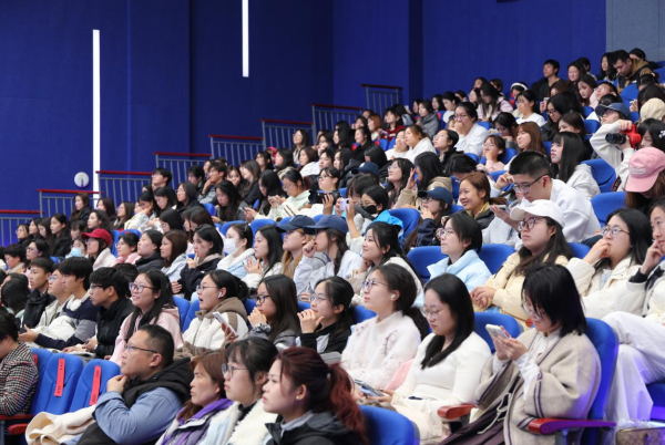 青春绽放 光影留声