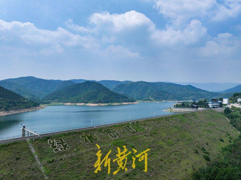 一池碧波映青山！章丘垛庄水库的盛夏生态画卷