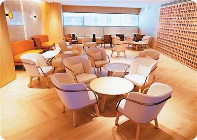 香港青年宿舍里的逐梦者