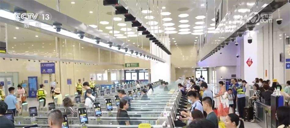 长线游、避暑游、亲子研学游、出入境游……“暑期游”热潮火爆来袭