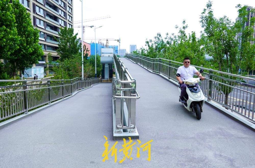 济南：30米折返坡道让非机动车轻松过街