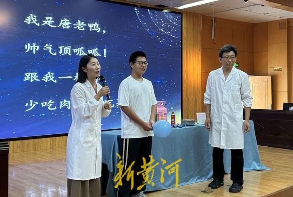 点亮科技之光，2025年济南市关爱外来务工子女“七彩课堂”开课