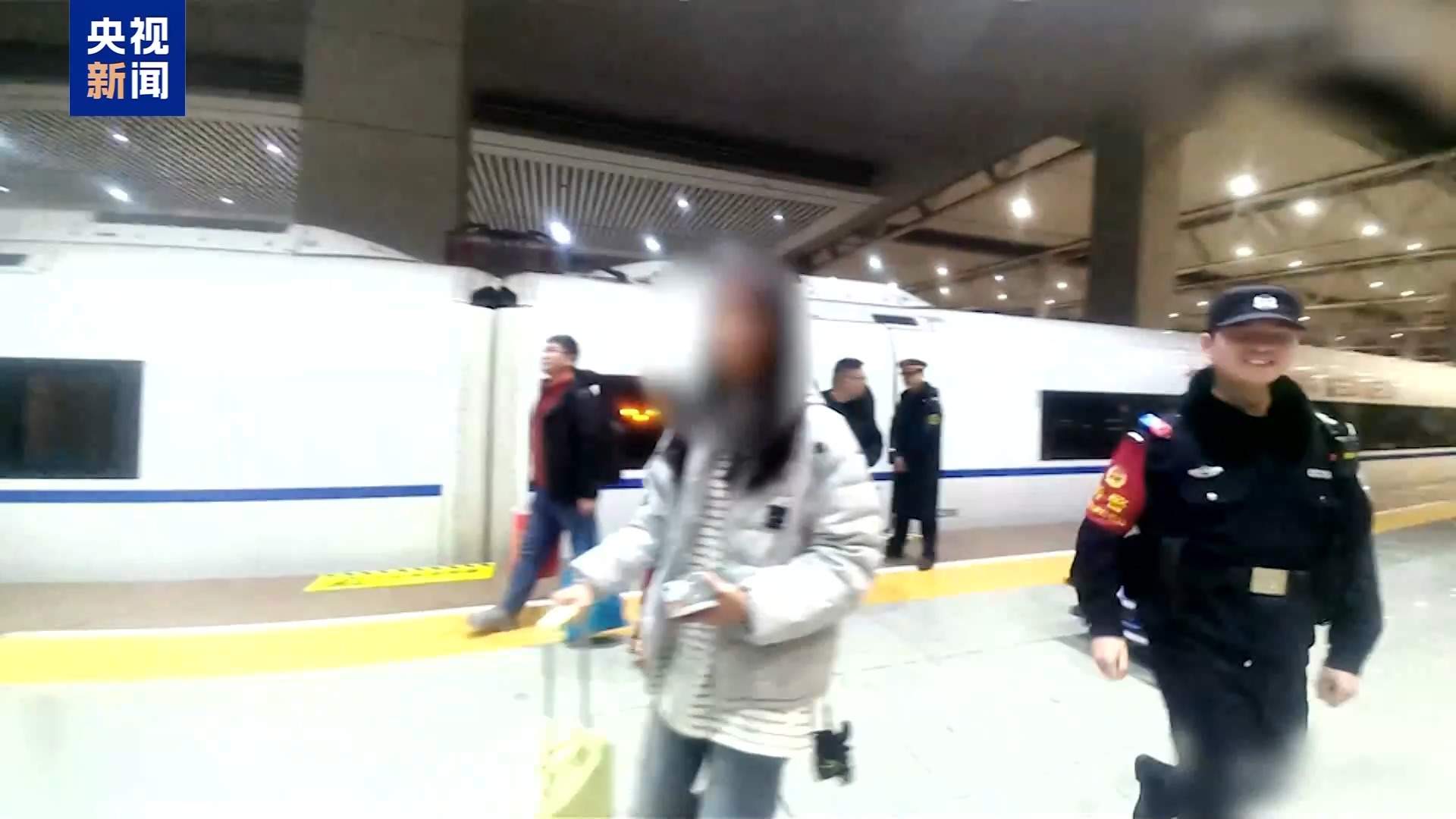 孩子独自上厕所、误下车……春运返程带娃别大意