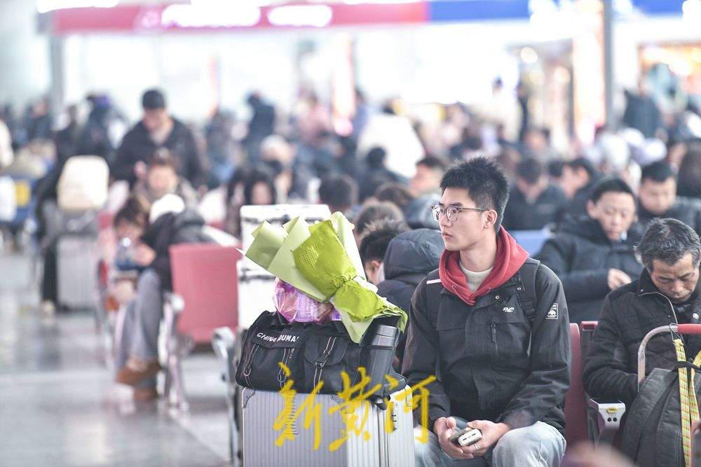 高校集中放假，铁路迎来返乡客流小高峰