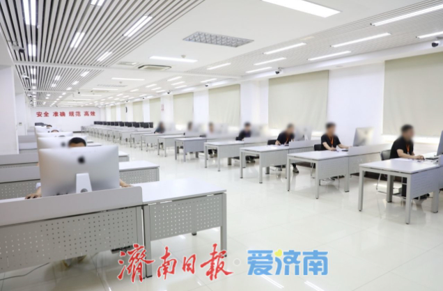 记者实探2025年中考美术统考评卷现场 评卷进程已达60%