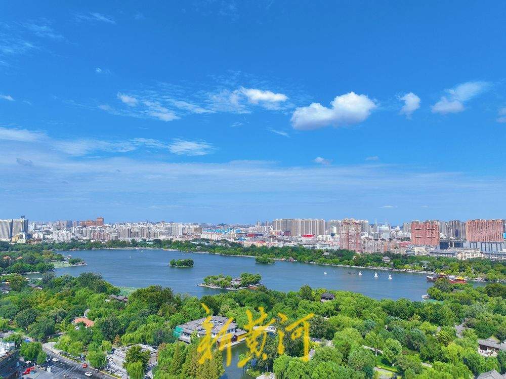 一年四季 泉在济南｜雨后初晴 济南大明湖畔画中游