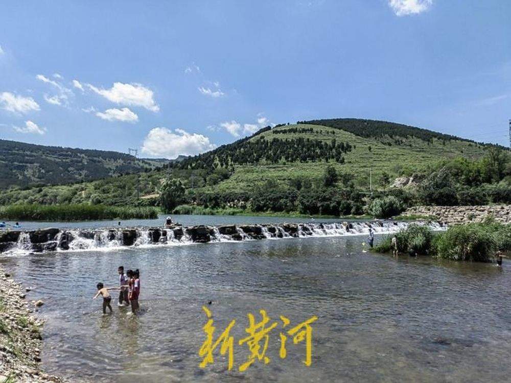 戏水纳凉、生态露营、音乐晚会……潺潺玉水 顶“流”出圈