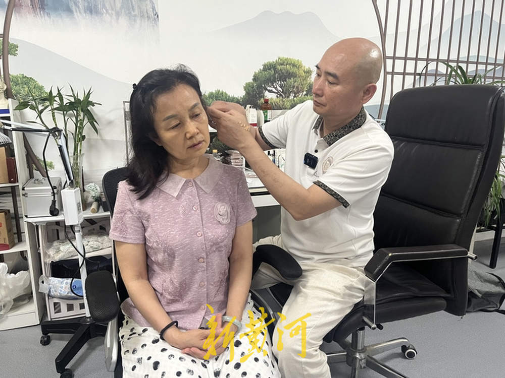 一根耳针传承200余载，他让中医疗法走出国门