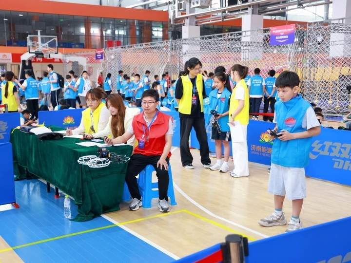 第十届全国青少年无人机大赛山东省赛在济南开赛 科创少年逐梦蓝天 低空产业赋能未来